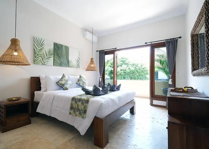 Marie - - 6 Bedroom 4 Bathroom - Great Location ! Villa Kuta (Bali)