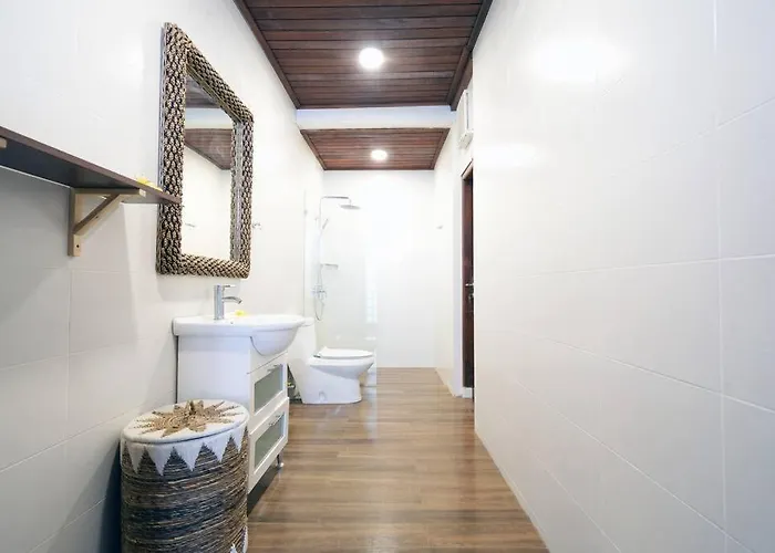 Marie - - 6 Bedroom 4 Bathroom - Great Location ! Kuta (Bali)