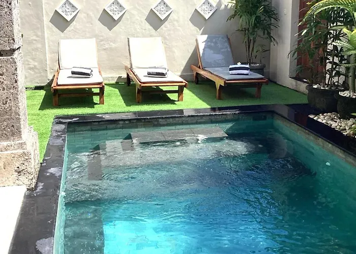 Villa Marie - - 6 Bedroom 4 Bathroom - Great Location !