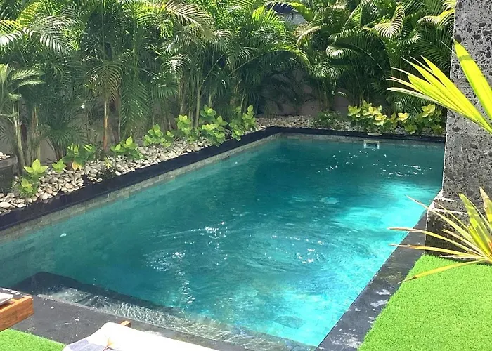 Marie - - 6 Bedroom 4 Bathroom - Great Location ! Villa Kuta (Bali)